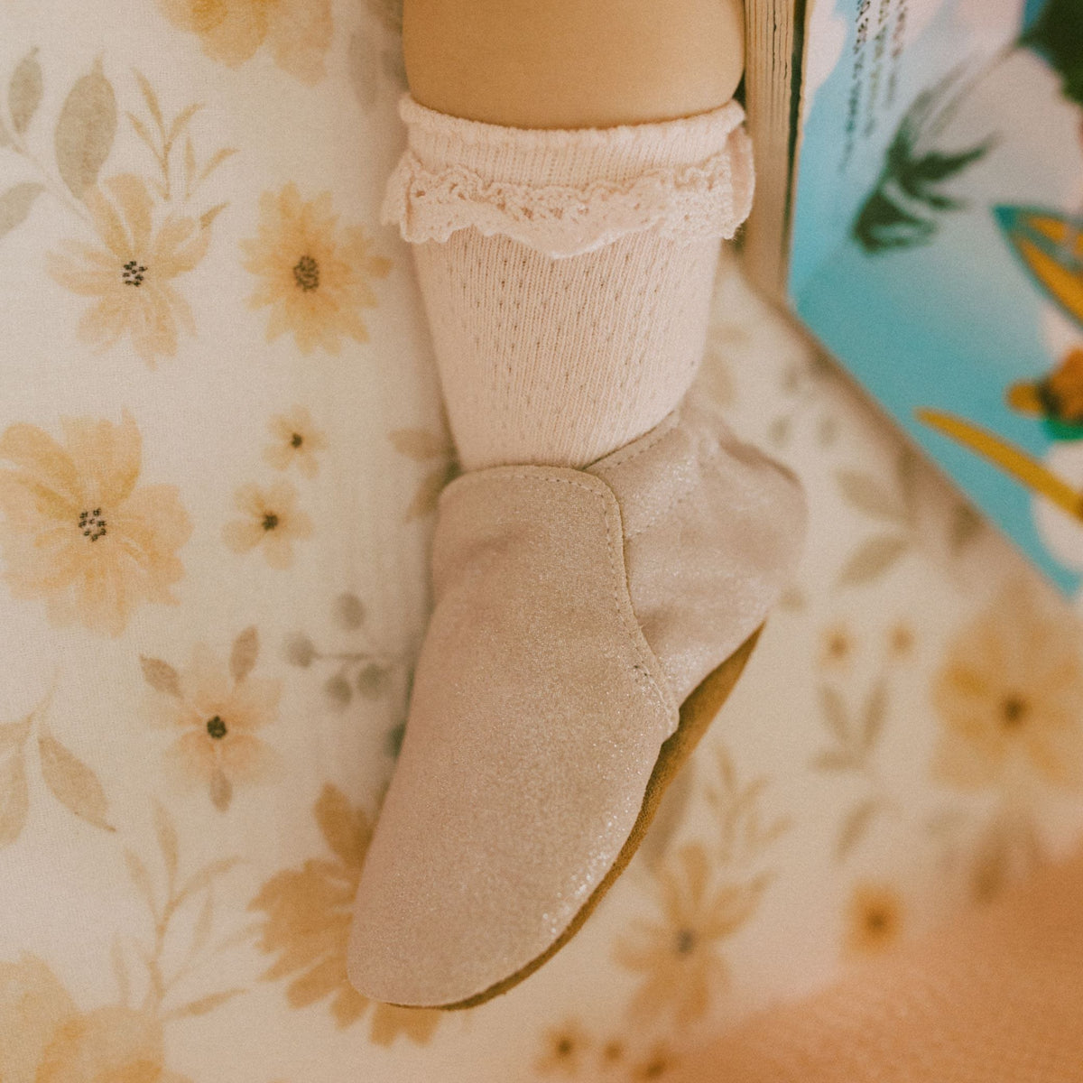 Yellow Shoes | Baby Shoes | ROBEEZ | Chaussons Pretty Pearl | Pretty Pearl Soft Soles – Pink Baby Shoes – Robeez-Baby Shoes-Yellow-Yellow Shoes