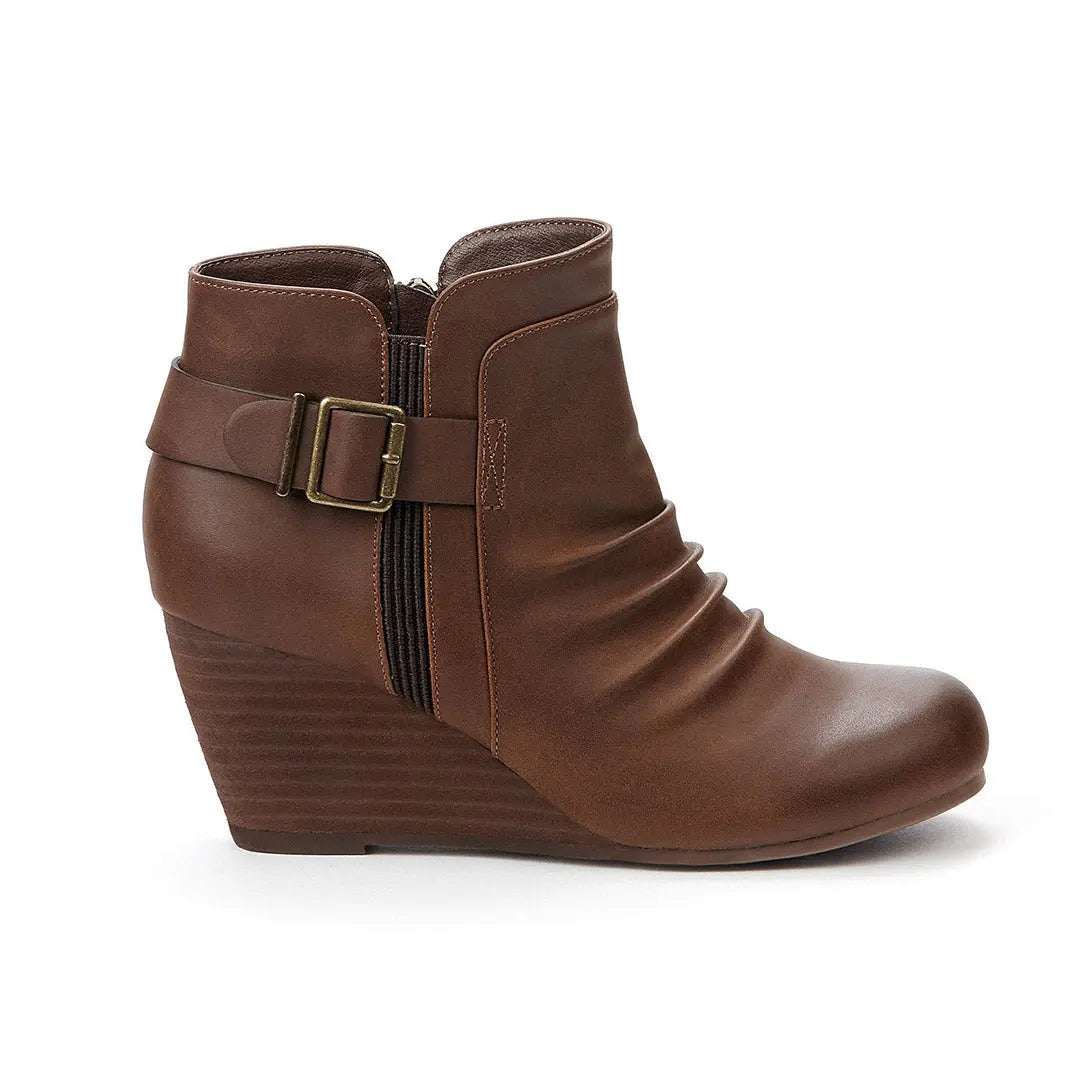 105809-31-hoss_db8941a6-0c68-4ae0-8b44-0a952c072040-1520500068-Hoss-Women's Fashion Light Boots-chelsee girl-Yellow Shoes