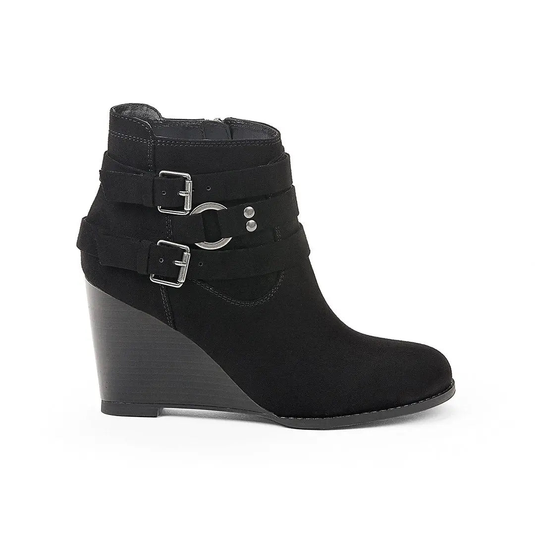 105833-01-daysnnight_12daa8e2-5aad-455e-8abf-e9a0b09890c2-1522500046-Day'n'night-Women's Fashion Light Boots-chelsee girl-Yellow Shoes