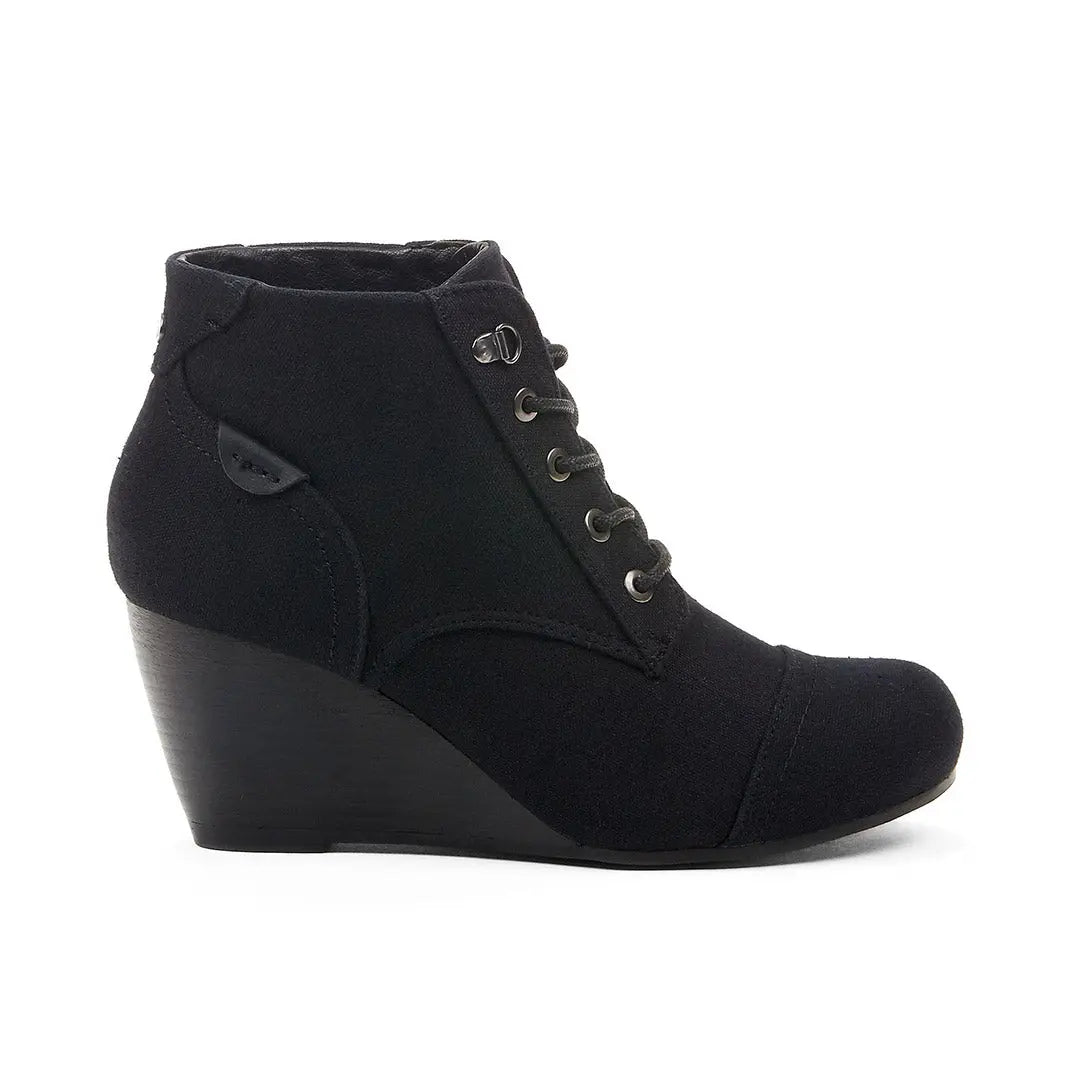 106991-01-barco_56f7dd4d-7b69-4db5-9163-a80e76ad6ef3-106991-01-Barco-Women's Fashion Light Boots-Chelsee Girl-Yellow Shoes