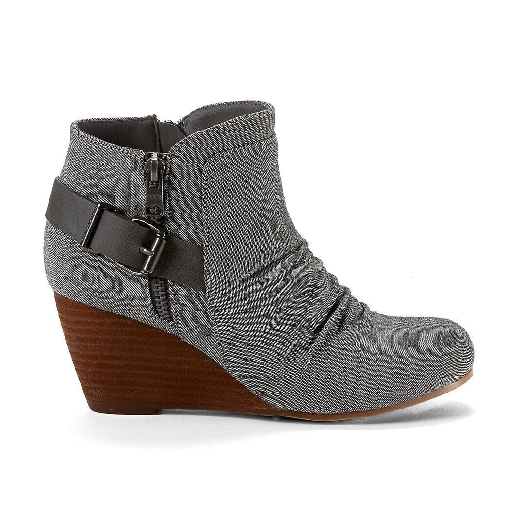 109133-05-elcamino_363b21e5-26f7-4b07-bc01-cae98006803d-1842200074-Elcamino-Women's Fashion Light Boots-Chelsee Girl-Yellow Shoes