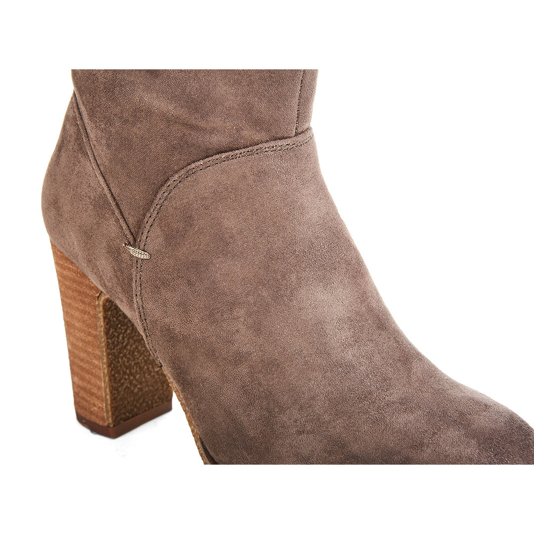 109815-25-remasteredd-06_f3b90edb-8190-46dd-a2ab-7090e6553d6a-Remasteredd-Women's Fashion Light Boots-Chelsee Girl-Yellow Shoes