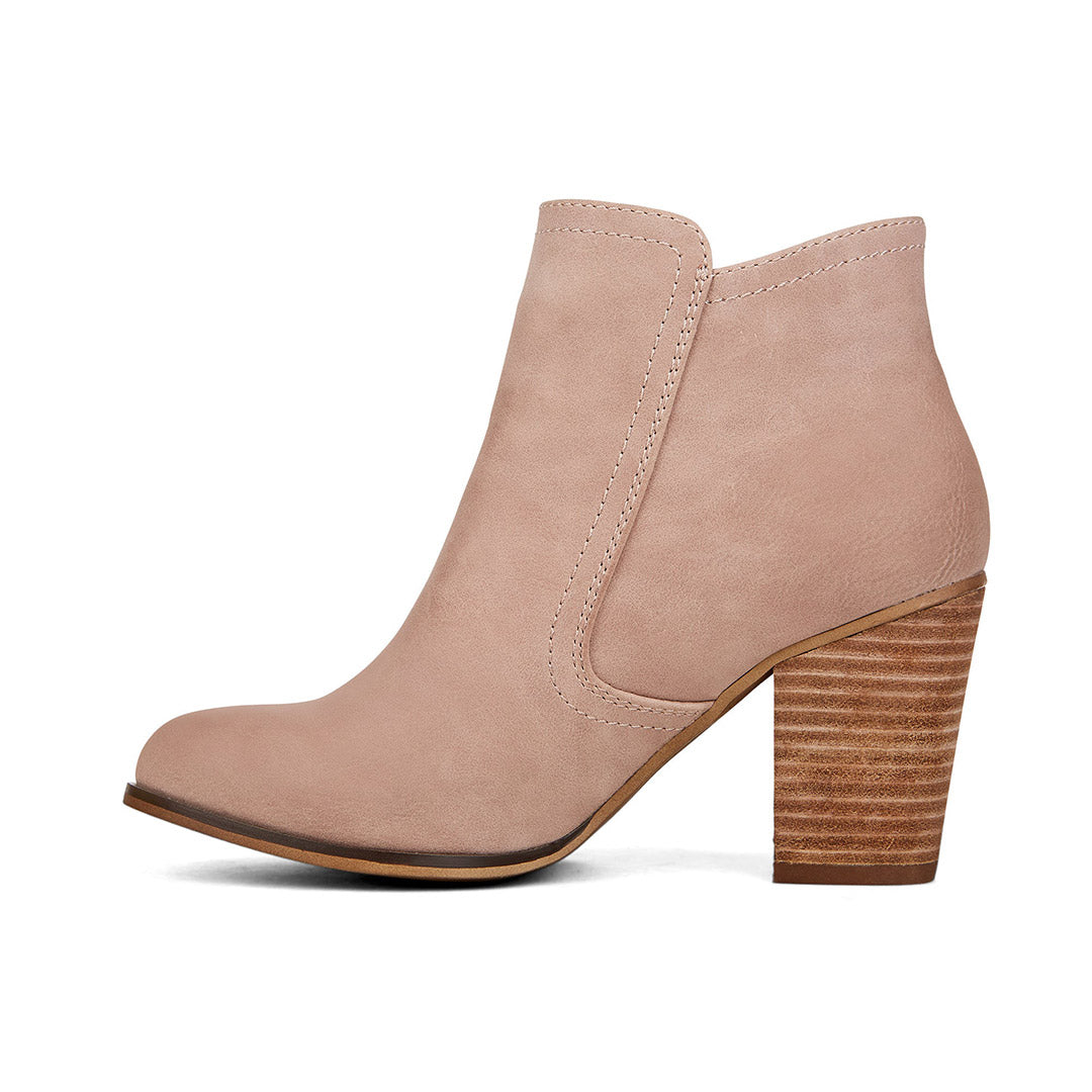109994-68-essences-02-Essences-Women's Fashion Light Boots-Chelsee Girl-Yellow Shoes