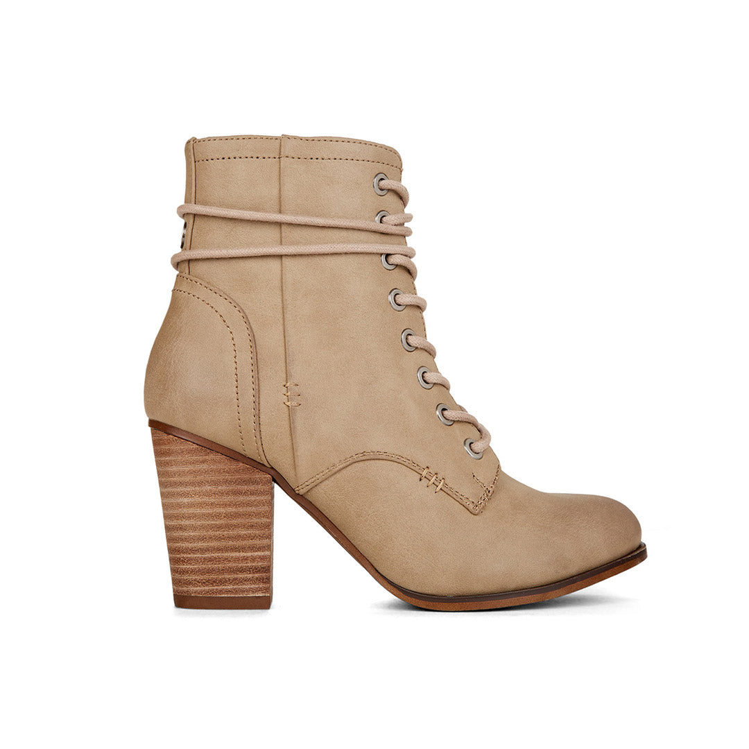 111037-25-finite-01_25674891-7ff6-4b71-bf46-c6d4de293569-111037-25-Finite-Women's Fashion Light Boots-Chelsee Girl-Yellow Shoes