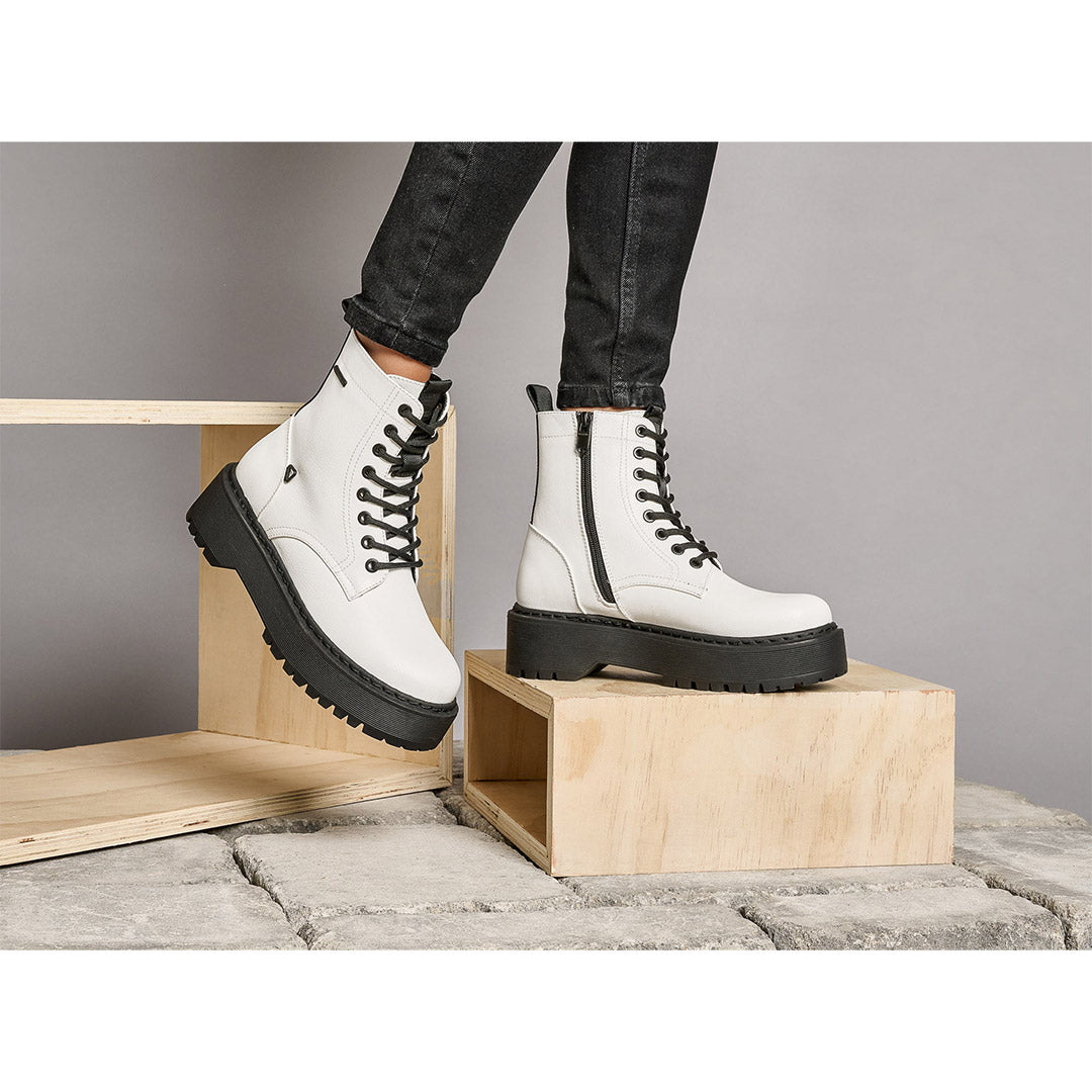 115837-70-FRANCES-99-Frances-Women's Fashion Light Boots-Chelsee-Yellow Shoes