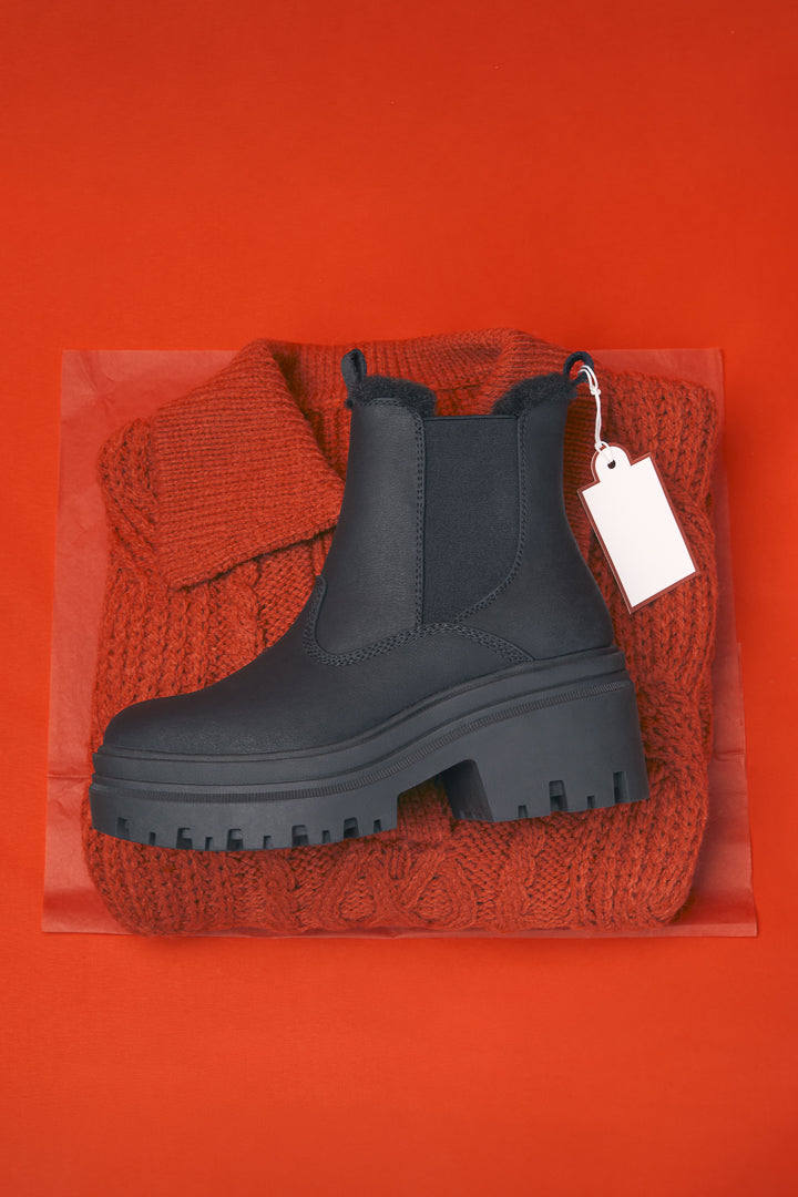 076A9652-Yellow Shoes