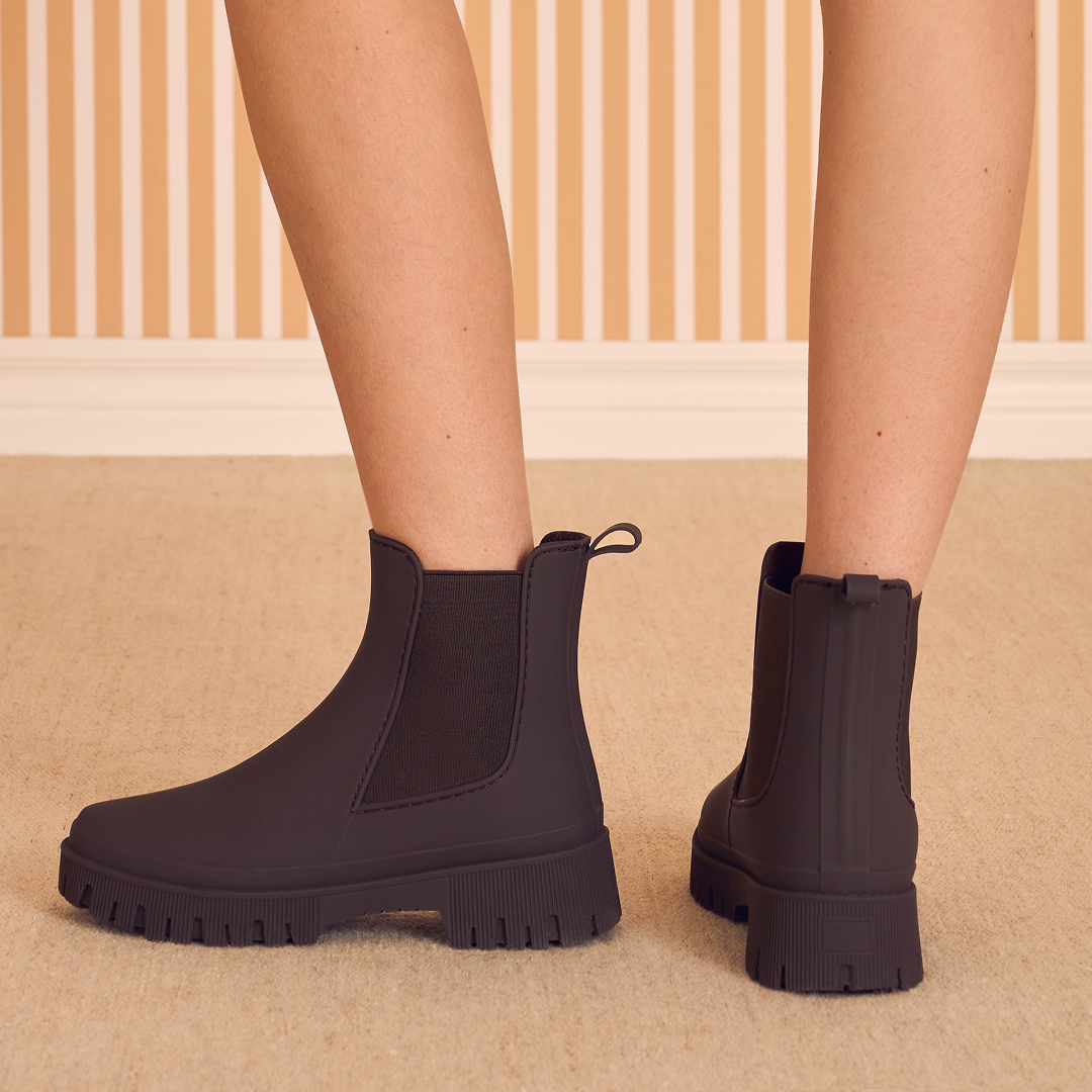 Frame_74-Yellow Shoes