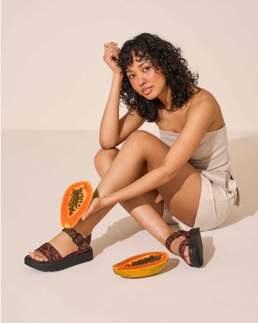 IMAGE_WITH_TEXT_FR_JOAN-Yellow Shoes