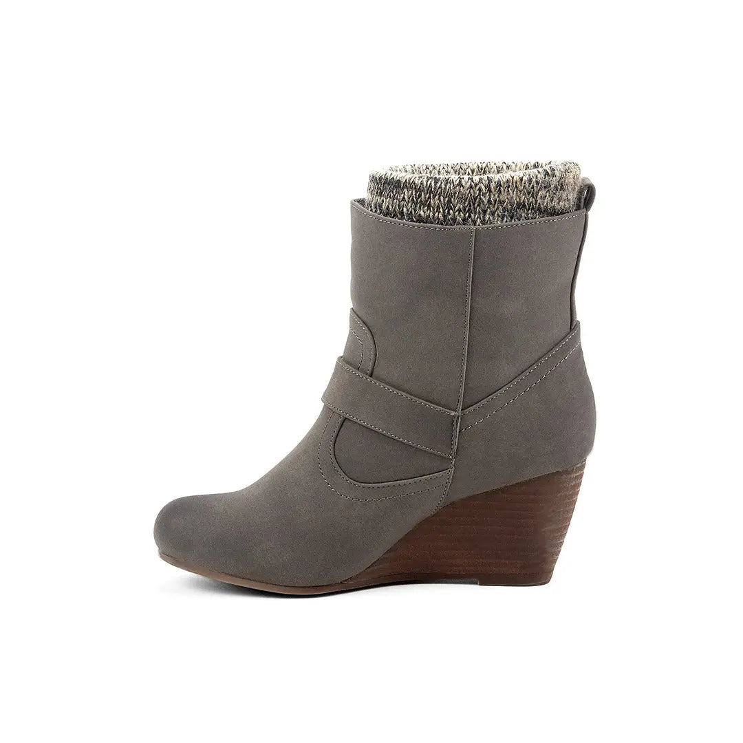 106355-25-trouble-maker-3_20b2d3b1-90c2-4858-ad5e-1ae5292c671e-Trouble maker-Women's Winter Boots-Chelsee Girl-Yellow Shoes