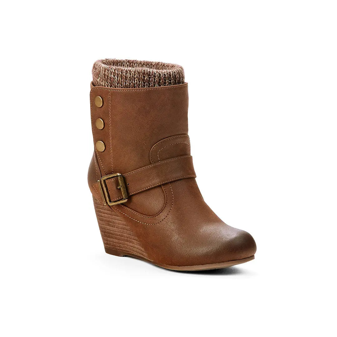 106355-31-trouble-maker-1_82f0ad52-3b03-424f-b9e9-2d5cbfd7f5ac-Trouble maker-Women's Winter Boots-Chelsee Girl-Yellow Shoes