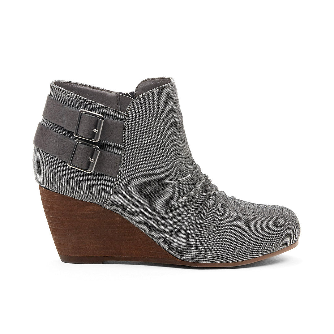 106990-05-joplin_eca652bb-b192-4cb2-a971-b0822dab009b-1636700074-Joplin-Women's Fashion Light Boots-Chelsee Girl-Yellow Shoes