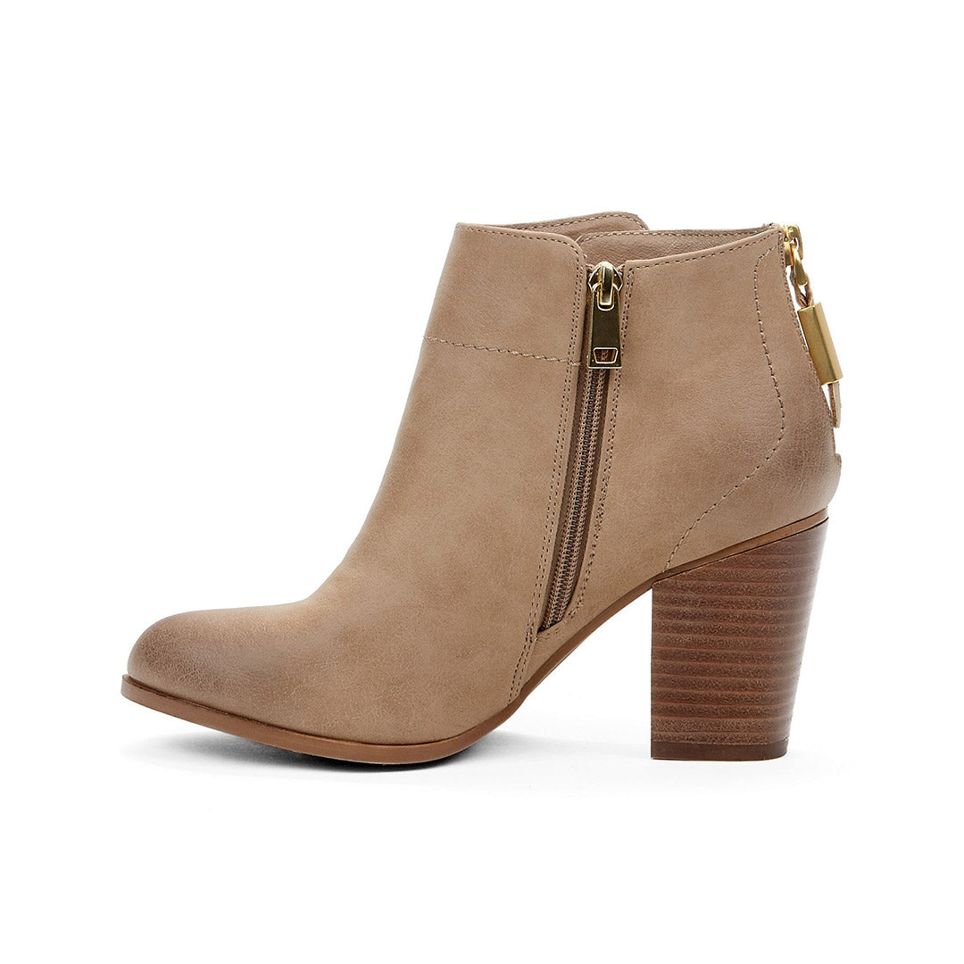 107888-21-montana-3_98a98a6a-dbb8-4251-ac2b-c9244cd06060-Montana-Women's Fashion Light Boots-Chelsee Girl-Yellow Shoes