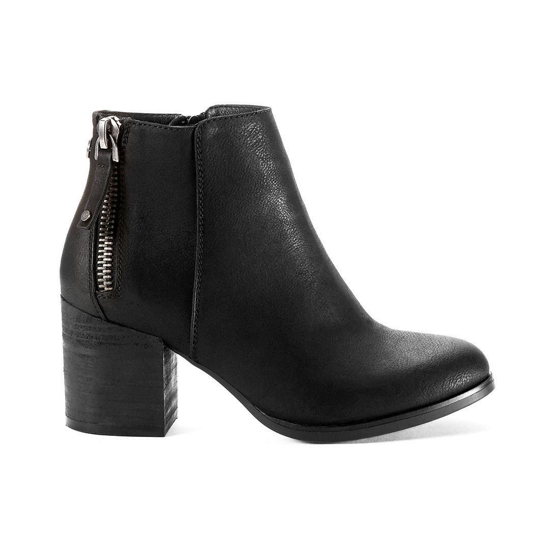109131-01-mori_9cc7ab43-7b5a-4cf2-9f72-afcb48f4c126-1842000050-Mori-Women's Fashion Light Boots-Chelsee Girl-Yellow Shoes