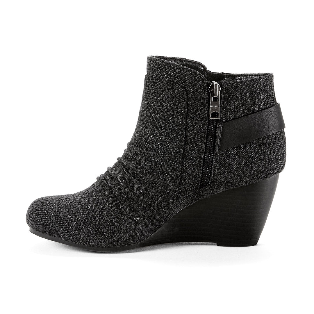 109133-01-elcamino-3_b37b761b-2607-4640-ac5f-6bd2bc0863fa-Elcamino-Women's Fashion Light Boots-Chelsee Girl-Yellow Shoes