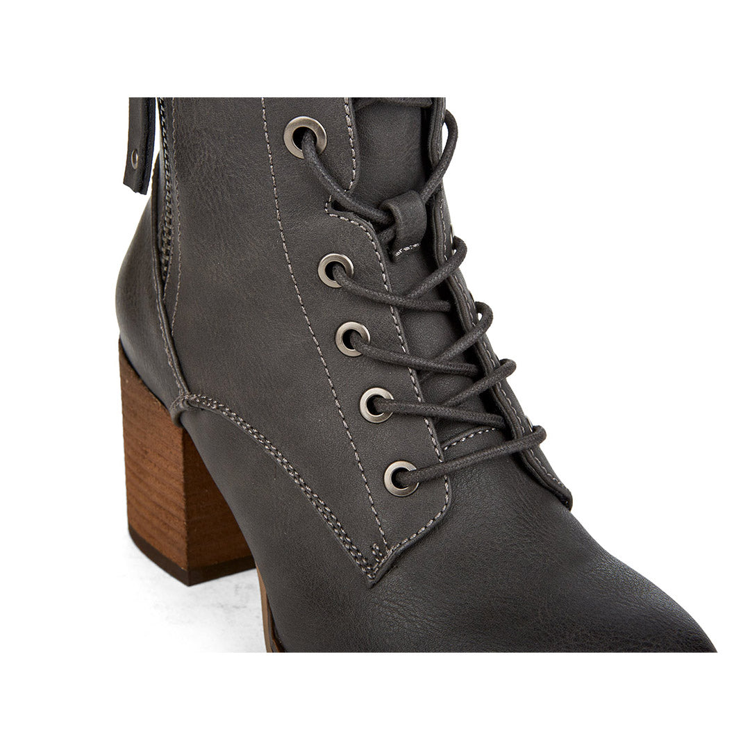 109641-05-entity-06_2dd0d411-d911-4006-9d83-7ada7095adc5-Entity-Women's Fashion Light Boots-Chelsee Girl-Yellow Shoes