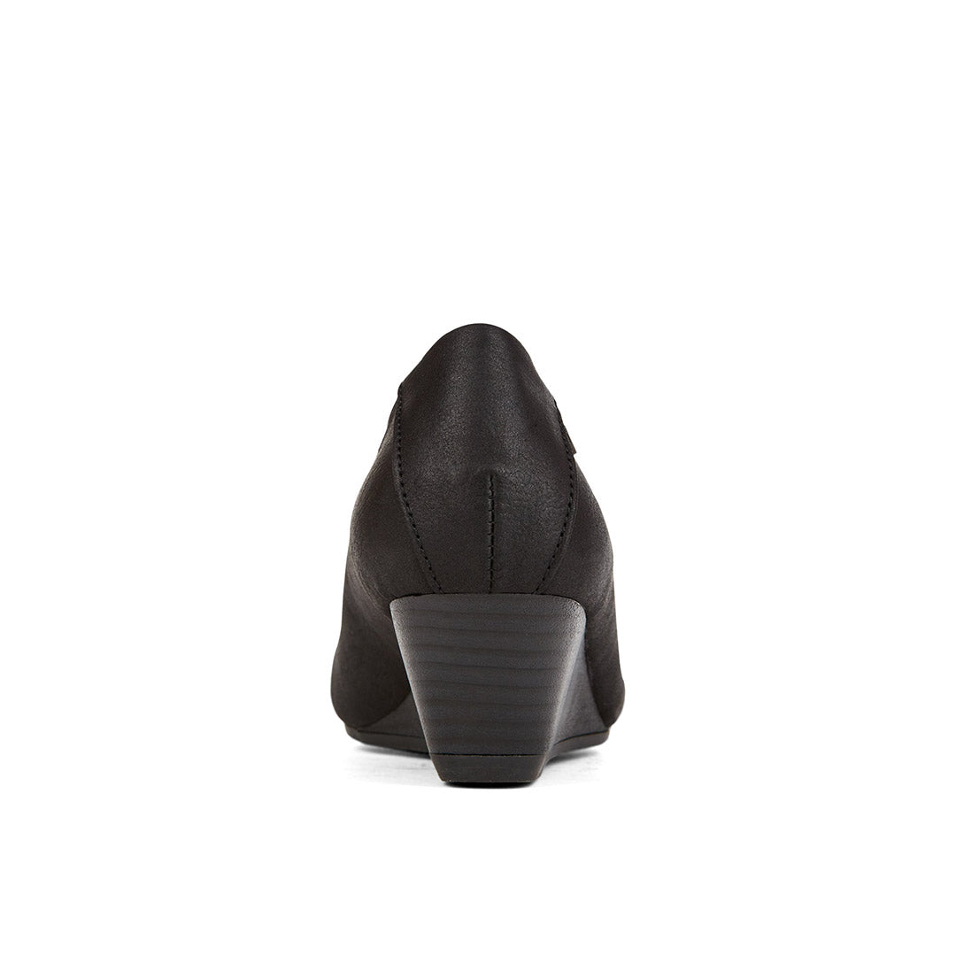 109711-01-echoes-05_c1a9bb82-31a1-4775-b576-0c336823deba-Echoes-Women's Comfort Shoes-Chelsee Girl-Yellow Shoes