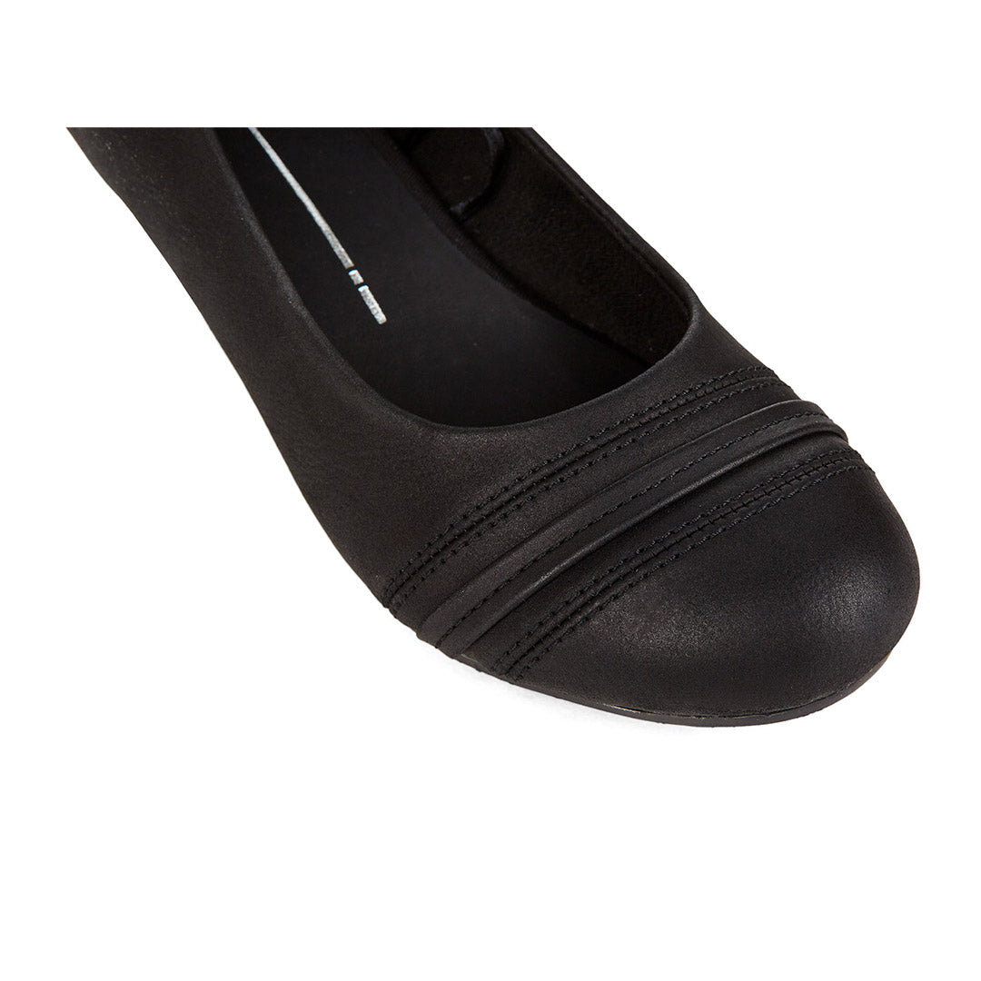 109711-01-echoes-06_3fcb69ef-7fc3-4177-94bd-ebdedc430488-Echoes-Women's Comfort Shoes-Chelsee Girl-Yellow Shoes
