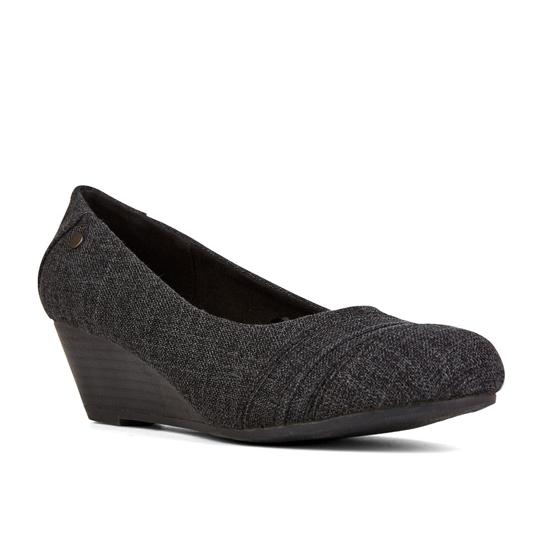 109712-47-echoest-03_3c263b91-8fe0-4eef-a8c1-e6151f9e75b4-Echoes T-Women's Comfort Shoes-Chelsee Girl-Yellow Shoes
