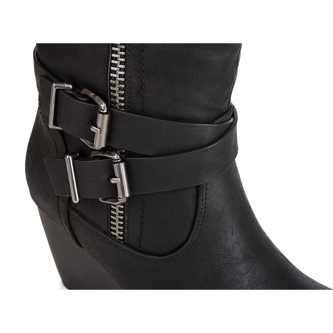 109726-01-devoted-06_c7b6e51e-2ec9-46a6-8942-285f5d18bf2a-Devoted-Women's Fashion Light Boots-Chelsee Girl-Yellow Shoes