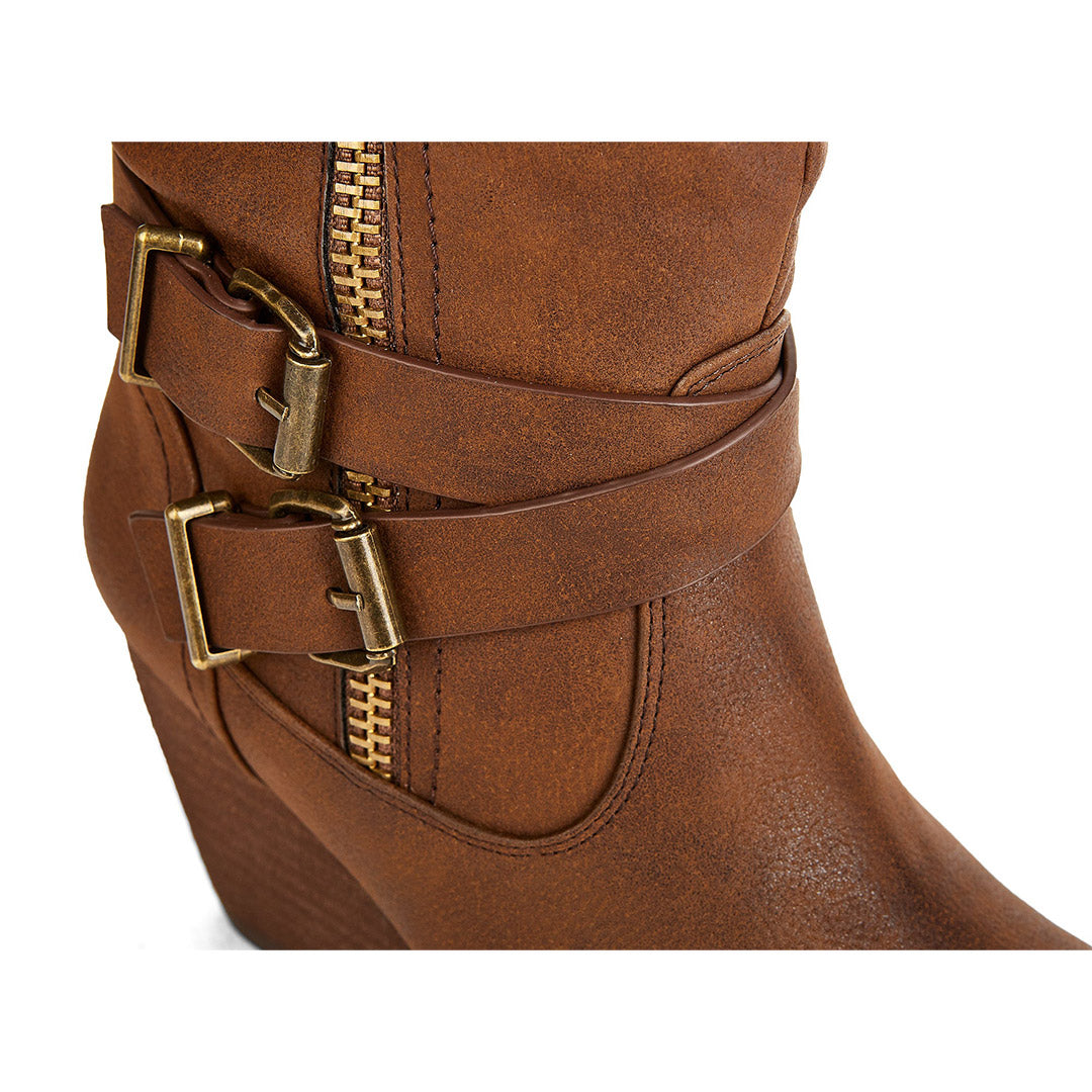 109726-31-devoted-06_55ed0cfc-29b2-4f58-a158-2b1756205846-Devoted-Women's Fashion Light Boots-Chelsee Girl-Yellow Shoes