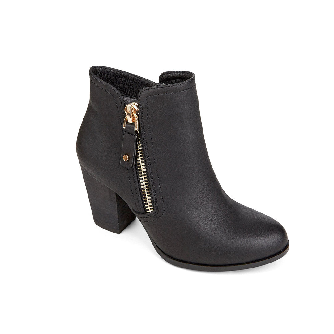 109994-01-essences-03-Essences-Women's Fashion Light Boots-Chelsee Girl-Yellow Shoes