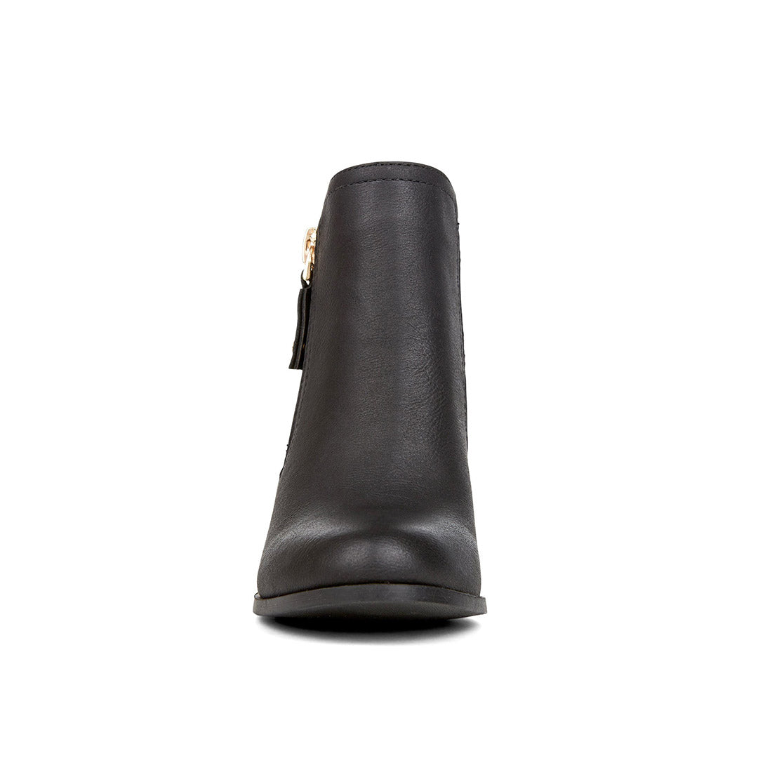 109994-01-essences-04-Essences-Women's Fashion Light Boots-Chelsee Girl-Yellow Shoes