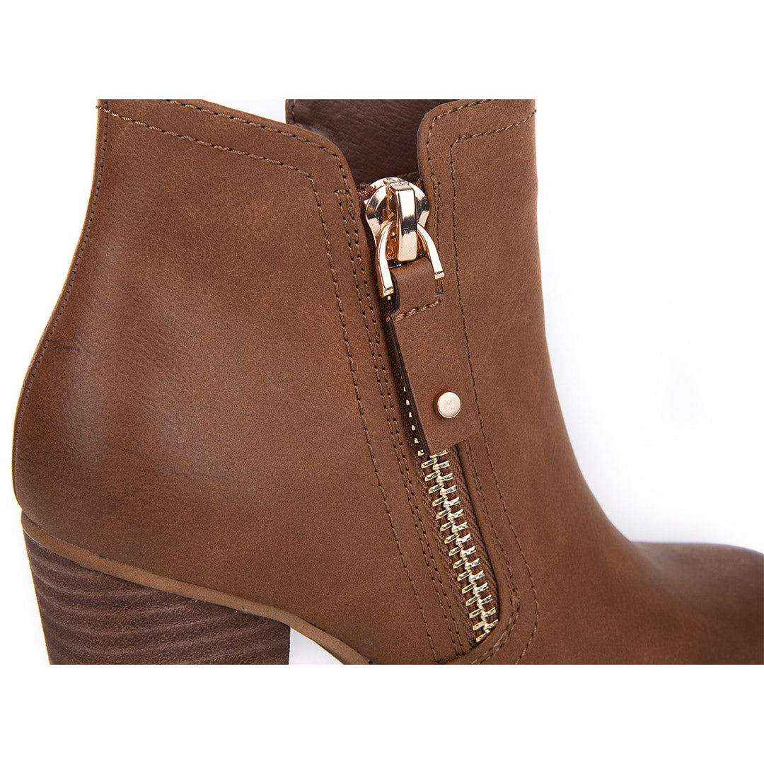 109994-30-essences-06-Essences-Women's Fashion Light Boots-Chelsee Girl-Yellow Shoes