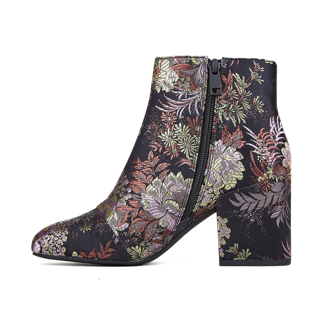 110070-71-minimal-02-Minimal-Women's Fashion Light Boots-Chelsee Girl-Yellow Shoes