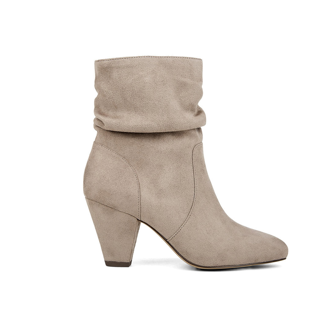 110071-30-venturaa-01_35e24f70-bded-4793-b6ce-20c6a8ce0a9d-1929600146-Venturaa-Women's Fashion Light Boots-Chelsee Girl-Yellow Shoes