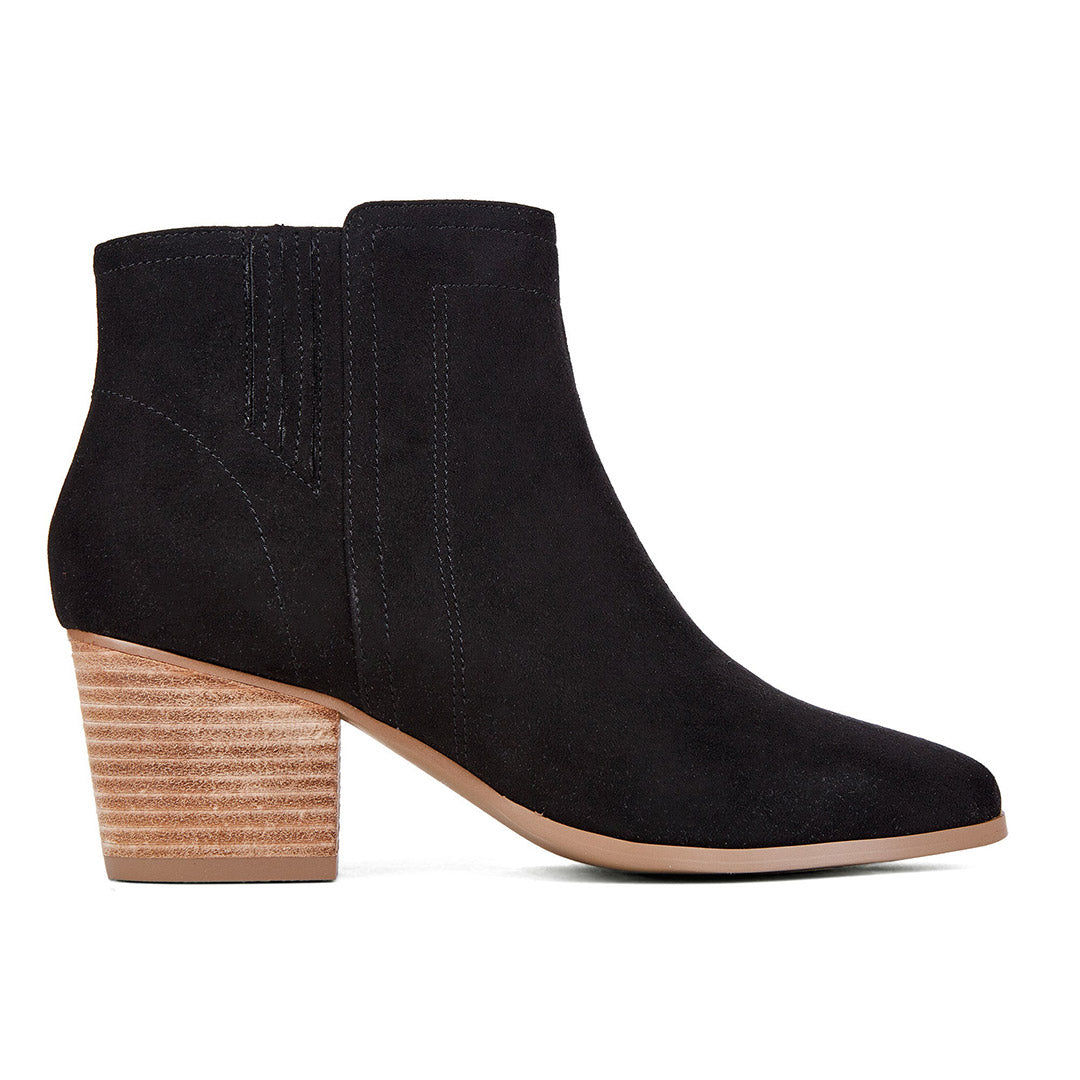 110315-01-postet-01-1961900050-Poste T-Women's Fashion Light Boots-Chelsee Girl-Yellow Shoes