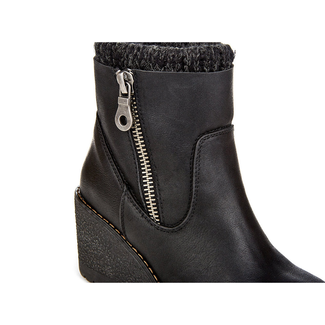 110379-01-jans-06-Jans-Women's Winter Boots-Chelsee Girl-Yellow Shoes