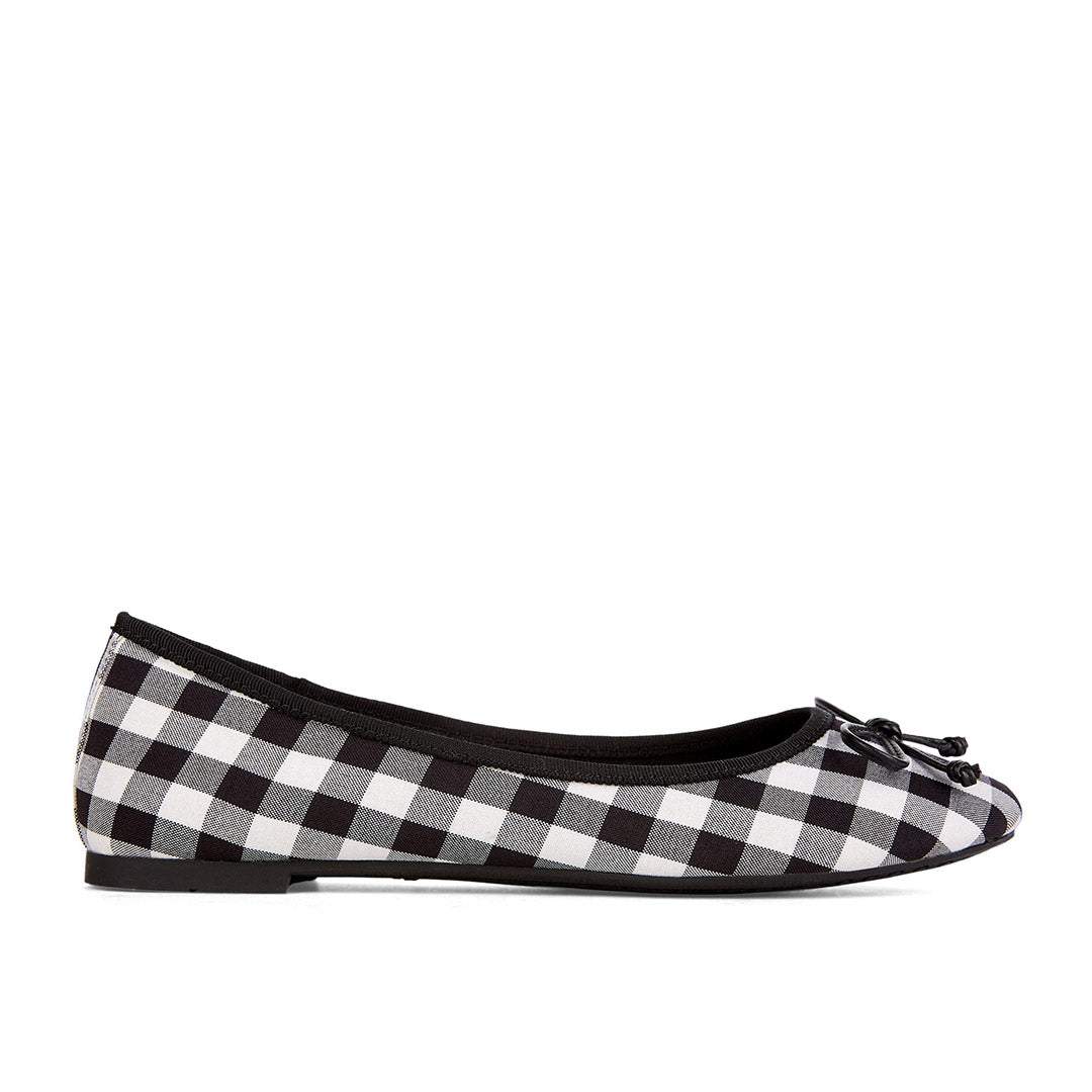 111144-06-mantraaii-01-2039900074-Mantraa II-Women's Dress Shoes-Chelsee Girl-Yellow Shoes