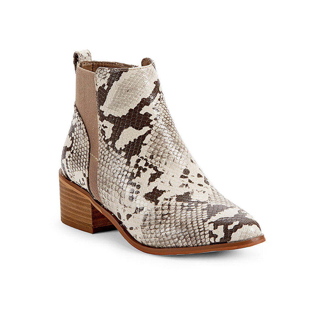 112024-29-sourcing-02_98a56055-0935-4d46-8a9e-d3a584410451-Sourcing-Women's Fashion Light Boots-Chelsee Girl-Yellow Shoes